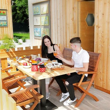 Honey Paradise Glamping Resort Добова Экстерьер фото