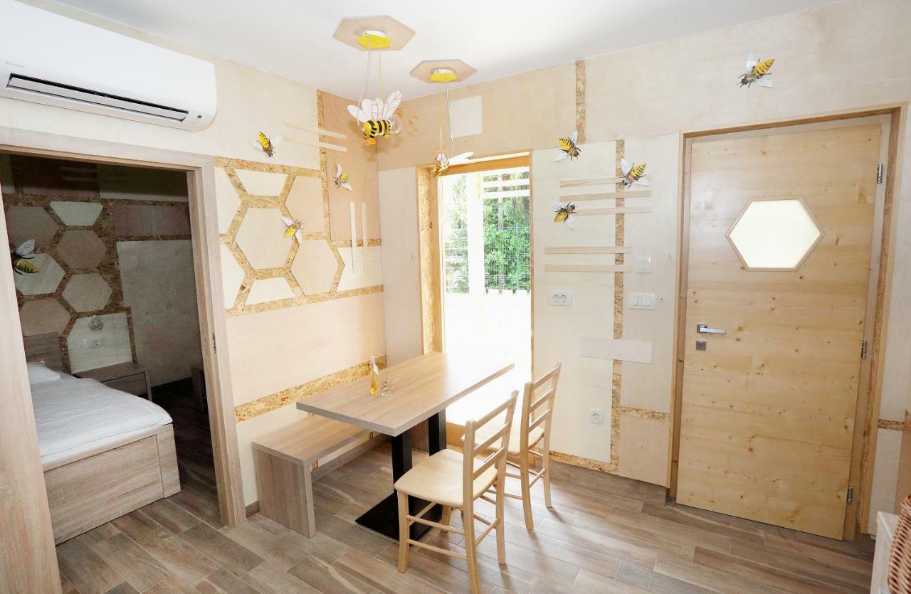 Honey Paradise Glamping Resort Добова Экстерьер фото