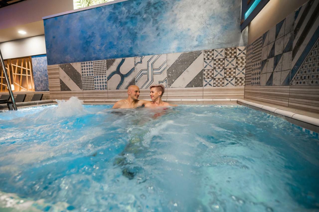 Honey Paradise Glamping Resort Добова Экстерьер фото