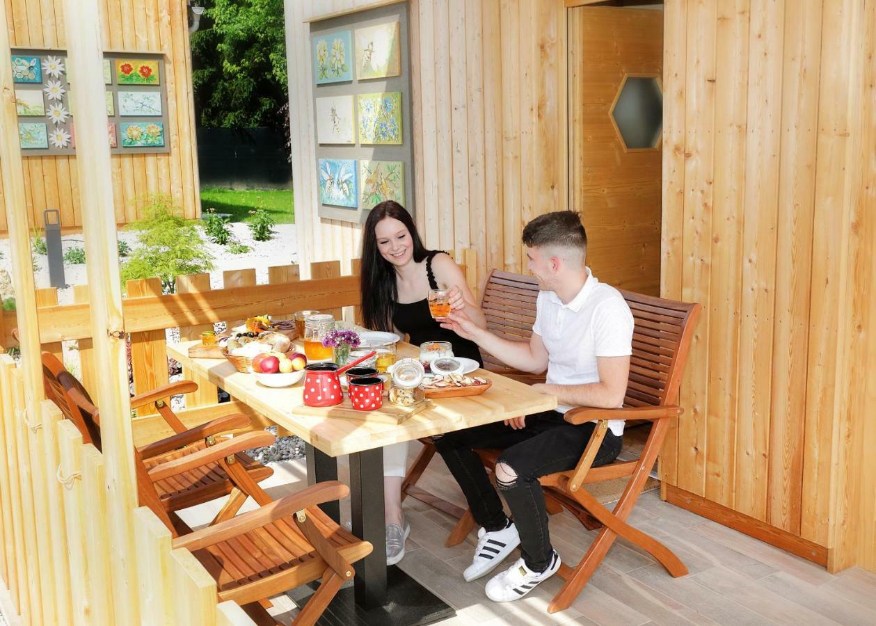 Honey Paradise Glamping Resort Добова Экстерьер фото