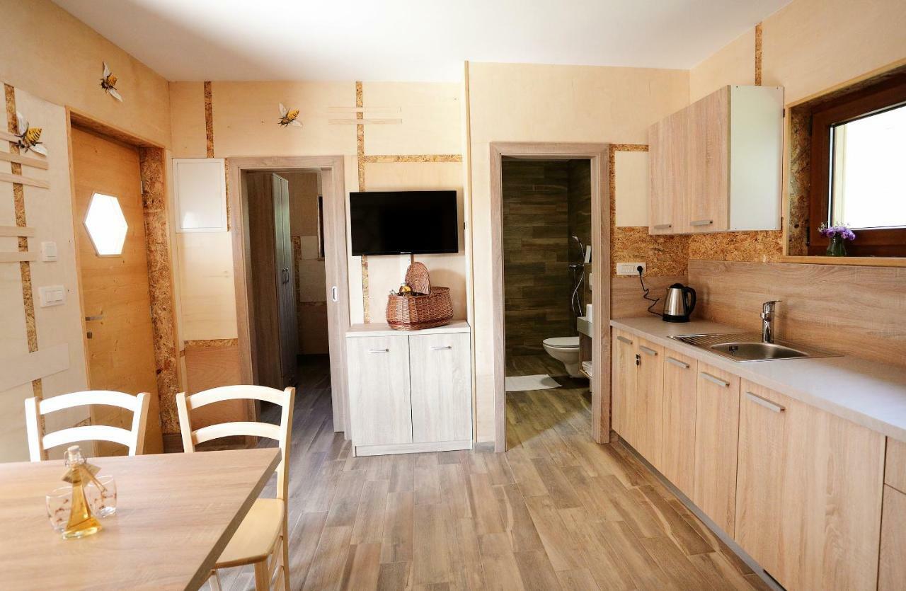 Honey Paradise Glamping Resort Добова Экстерьер фото