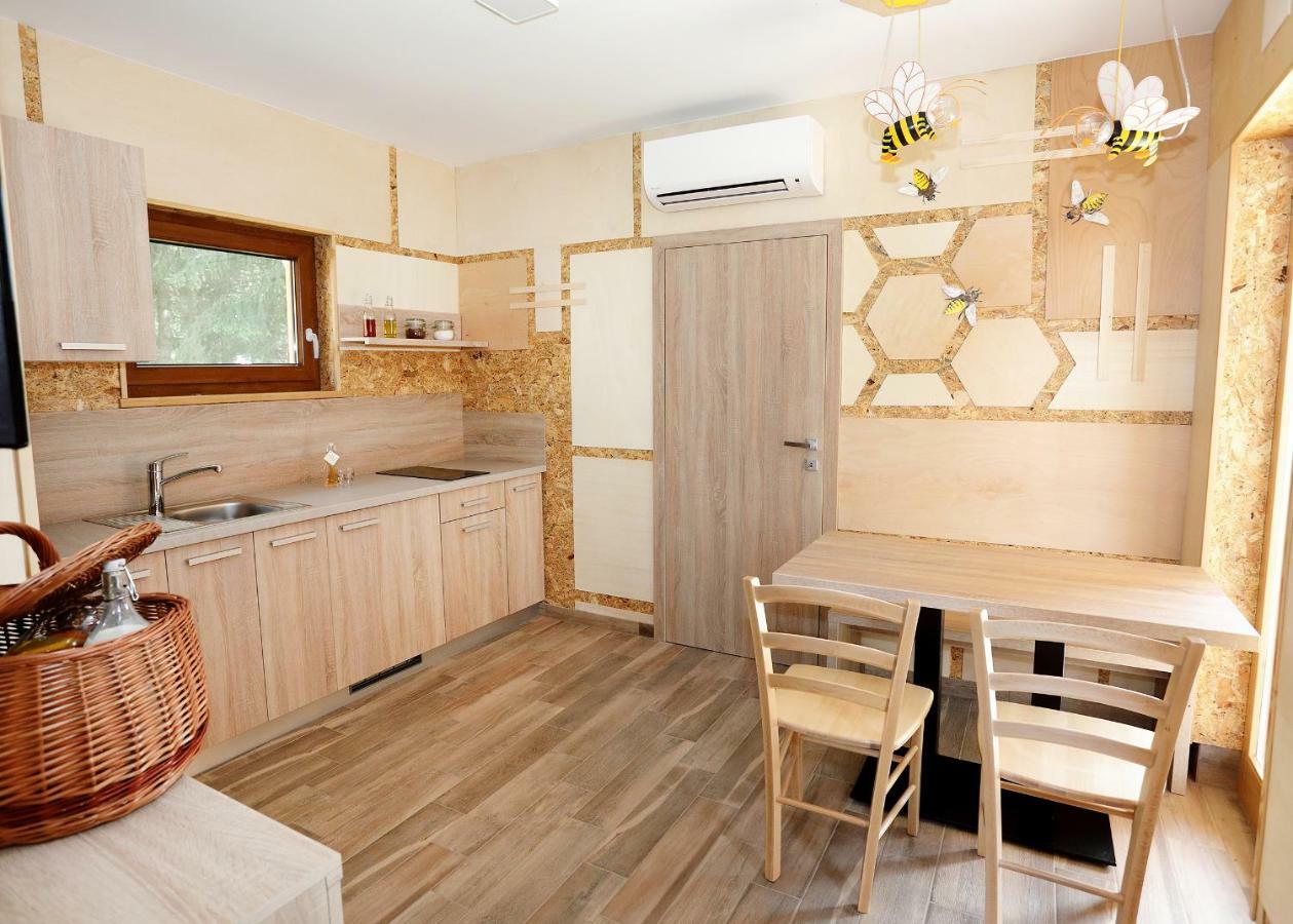 Honey Paradise Glamping Resort Добова Экстерьер фото