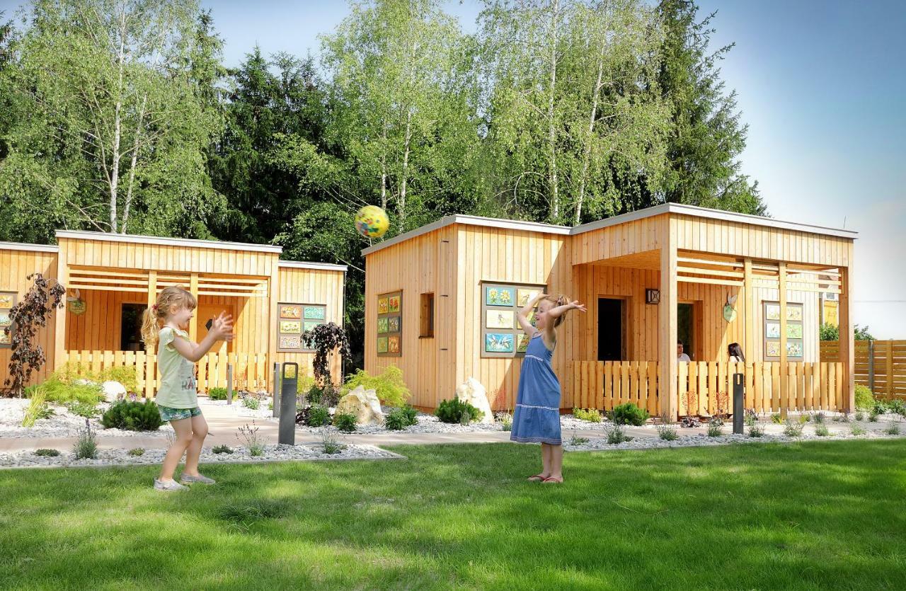 Honey Paradise Glamping Resort Добова Экстерьер фото
